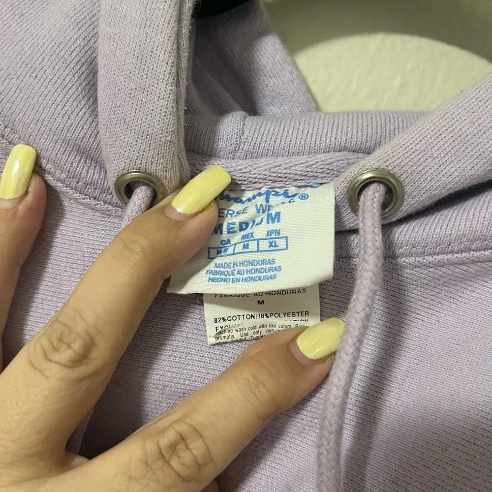 Lilac Champion reverse weave hoodie Size Medium gorgeous color - Picture 5 of 5